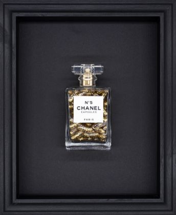 Picture of Chanel NO.5 - Gold Black Background